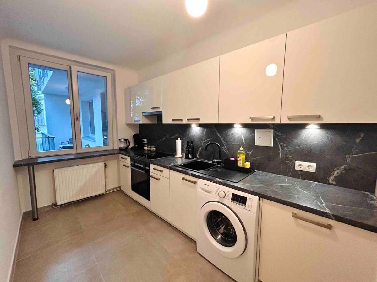 Urbaner Charme: Stilvolles Wohnen Im Herzen Wiens ภายนอก รูปภาพ